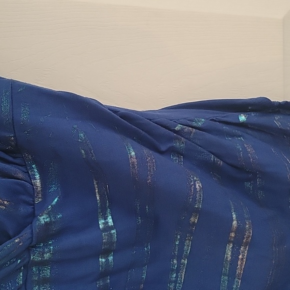 Blue & silver cold shoulder top - Picture 4 of 6